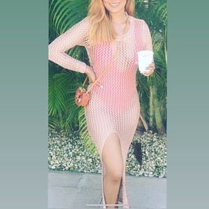 Sexy overthrow with slit on the side. Perfect for vacation!!